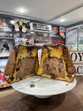 Load image into Gallery viewer, Geladoro - Pandoro filled with Crema Nutella
